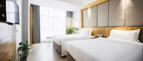 Minibar, in-room safe, alarm clocks