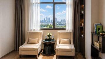 Minibar, két bảo mật tại phòng, đồng hồ báo thức