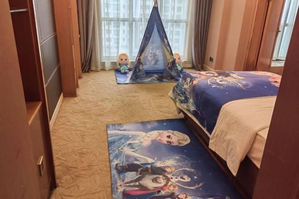 Minibar, coffres-forts dans les chambres, réveils