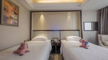 Minibar, in-room safe, alarm clocks