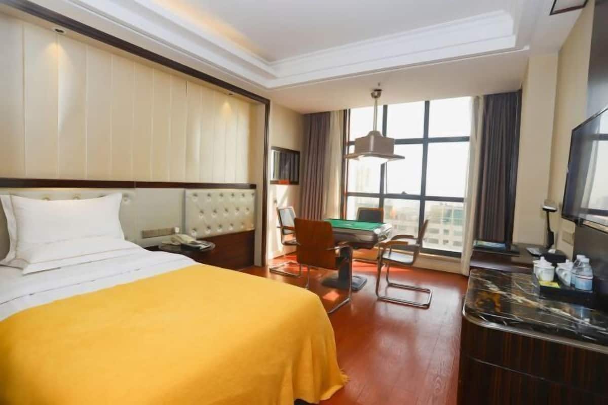 Minibar, coffres-forts dans les chambres, réveils