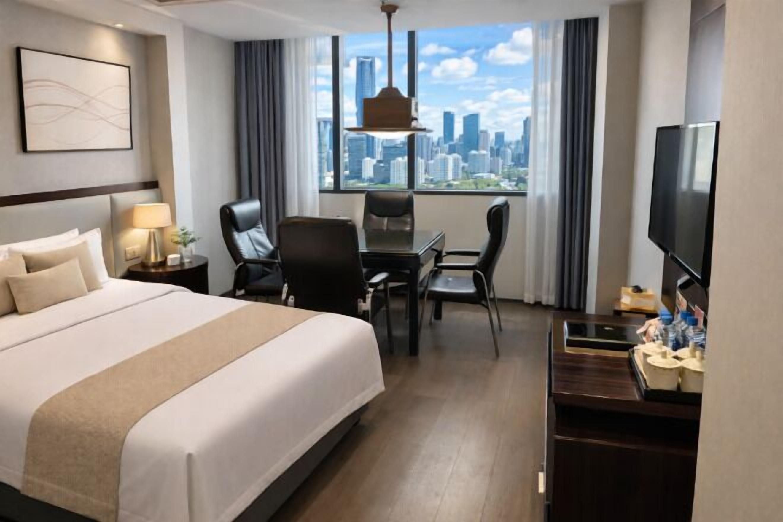 Minibar, két bảo mật tại phòng, đồng hồ báo thức 