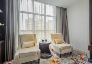 Minibar, in-room safe, alarm clocks