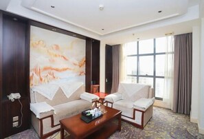 Minibar, in-room safe, alarm clocks