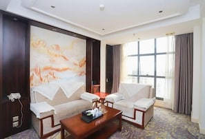Minibar, in-room safe, alarm clocks