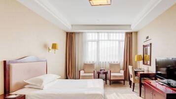 ミニバー、セーフティボックス (室内)、アラーム付き時計