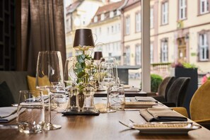 Frokost, lunsj og middag serveres, regionale retter 