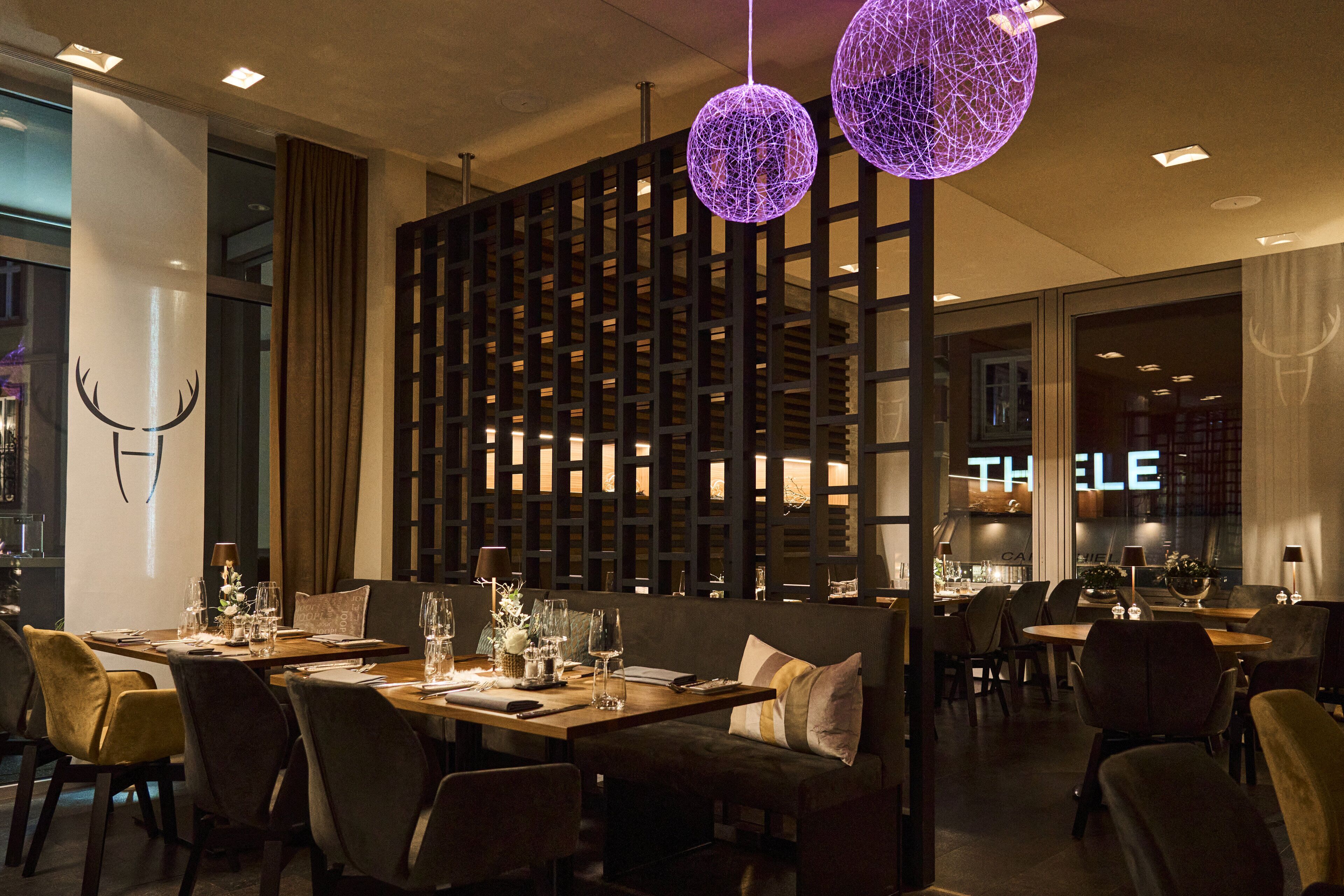 Breakfast, lunch, dinner served; Regional cuisine 