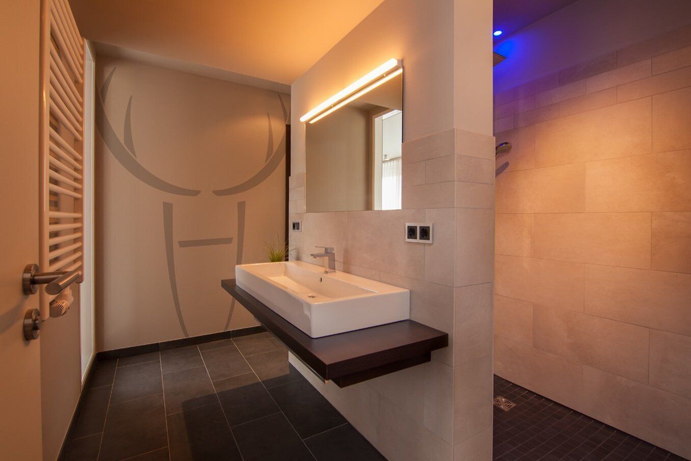 junior suite, non smoking | premium bedding, minibar, in-room safe, desk