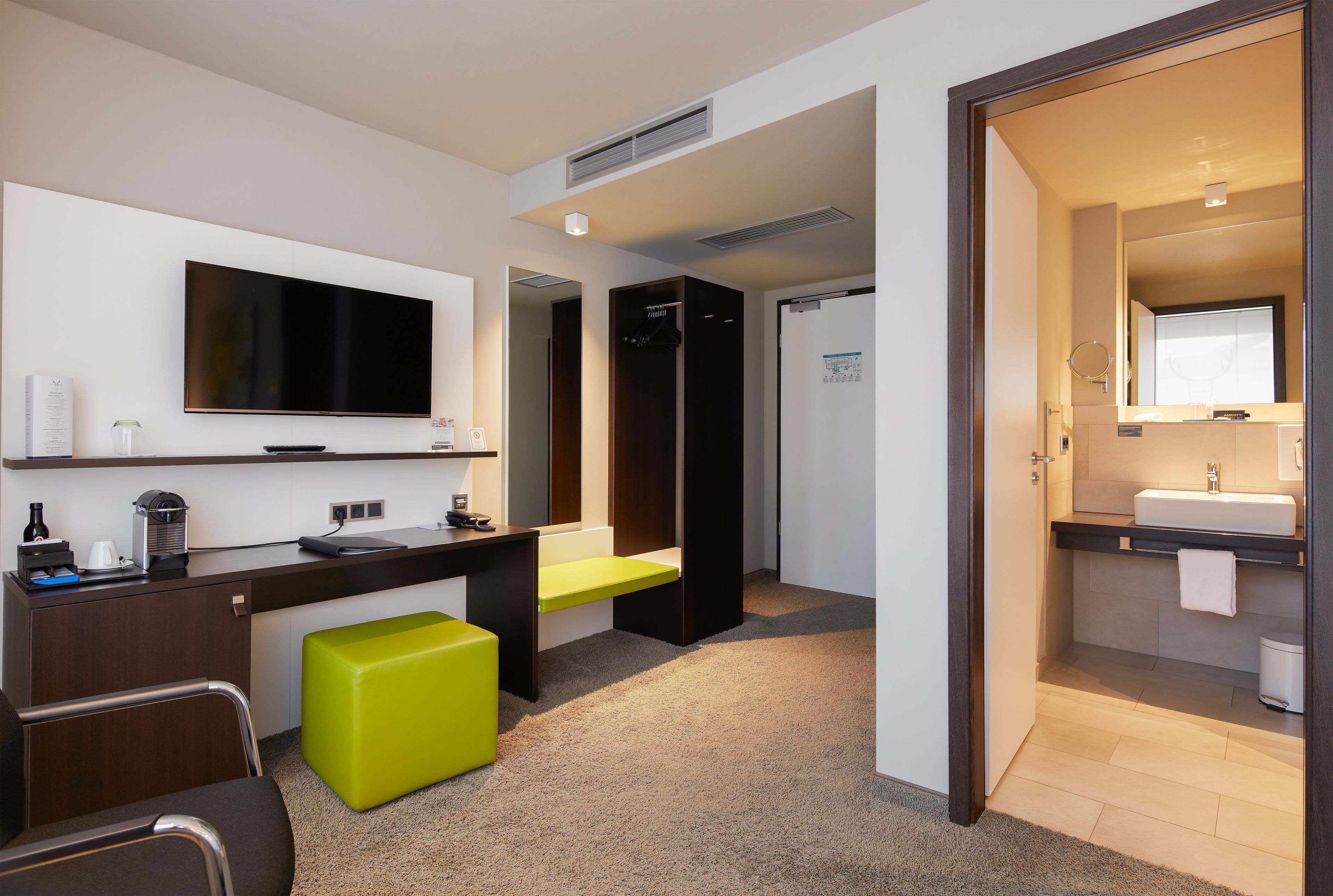 room, 1 large single bed, non smoking | premium bedding, minibar, in-room safe, desk