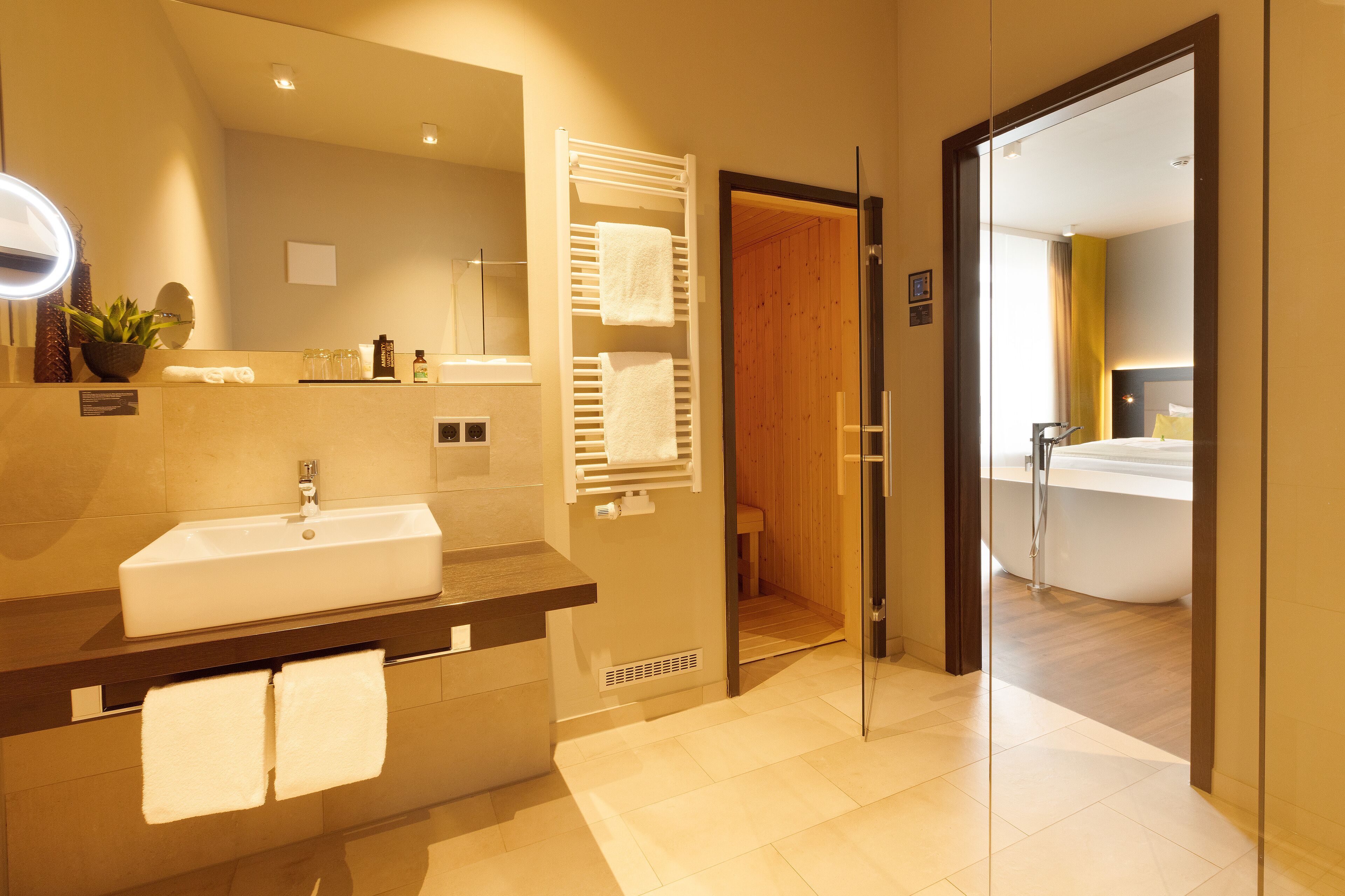 junior suite, non smoking | premium bedding, minibar, in-room safe, desk