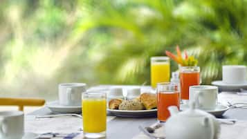 Tägliches Frühstücksbuffet (55000 COP pro Person)