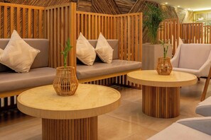 Lobby - Courtyard By Marriott Santa Marta Resort (Santa Marta)