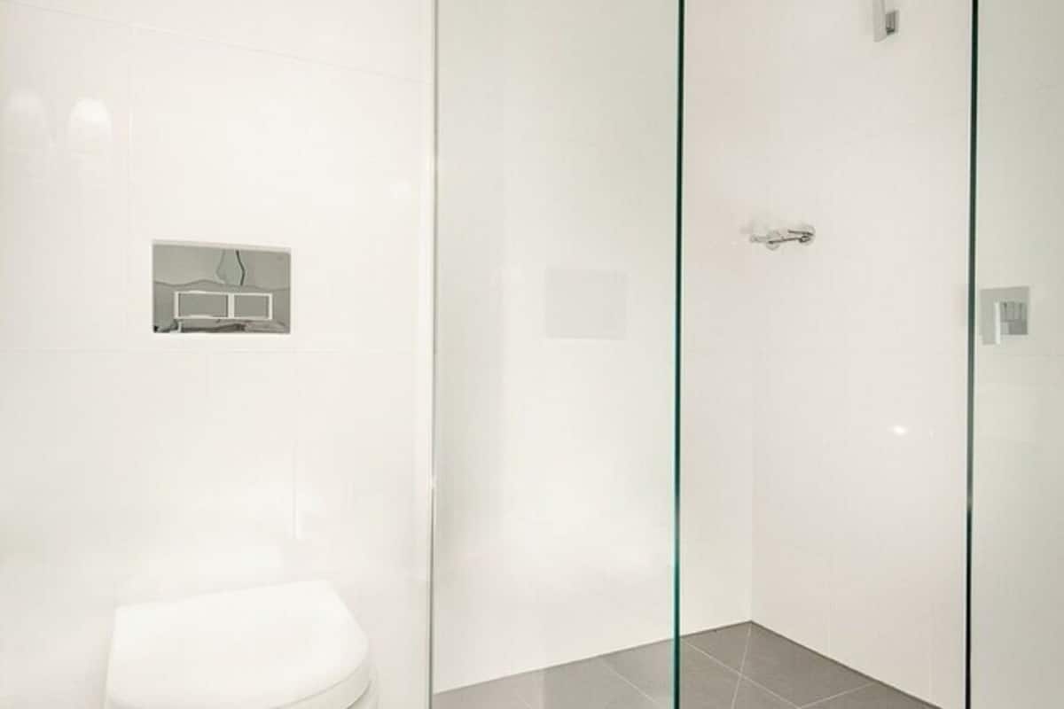 superior room, 1 king bed | bathroom shower