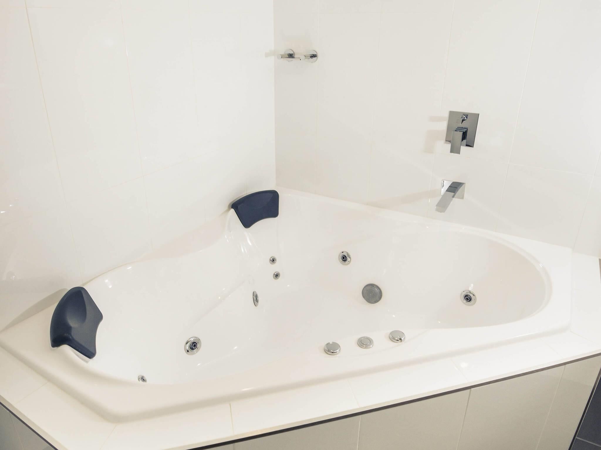 Suite Premier, 1 cama King size, hidromasaje | Sábanas de algodón egipcio, ropa de cama de alta calidad y minibar 