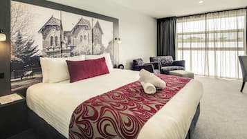 Egyptian cotton sheets, premium bedding, minibar, in-room safe
