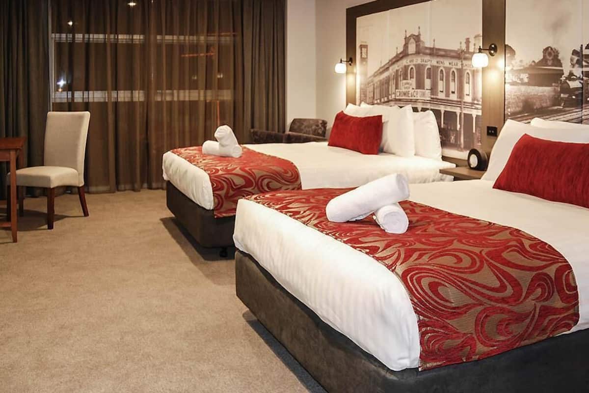 Sábanas de algodón egipcio, ropa de cama de alta calidad y minibar