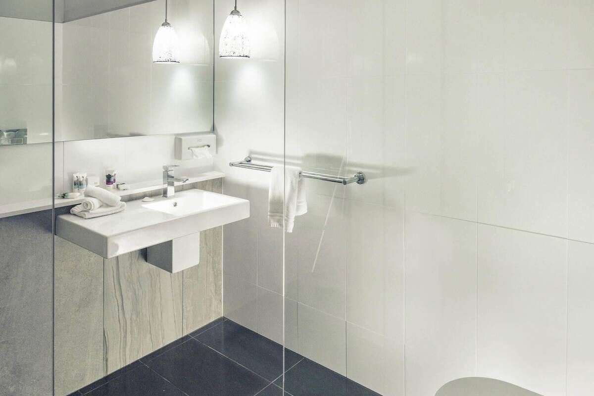 1 bedroom, Egyptian cotton sheets, premium bedding, minibar