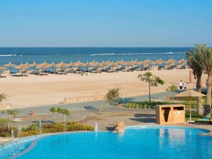 Indoor pool, 3 outdoor pools, pool umbrellas, sun loungers - Novotel Marsa Alam Beach Resort (El Quseir)