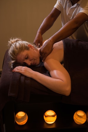 Couples treatment room(s), sauna, hot tub, steam room