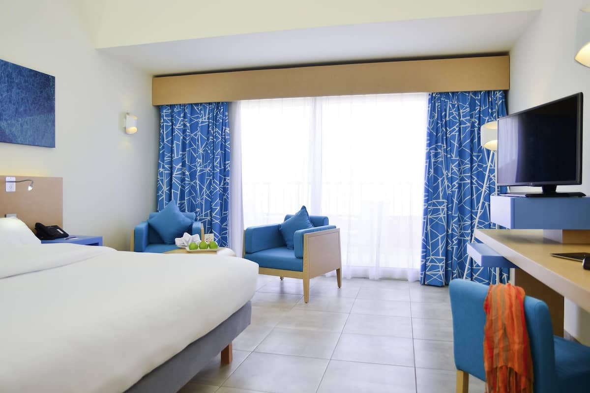 Deluxe room ,01 queen size, Sea Front