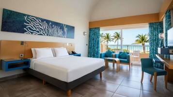 Camera Standard, 1 letto queen, vista mare | Minibar (con alcuni snack e alcune bevande gratis), cassaforte in camera