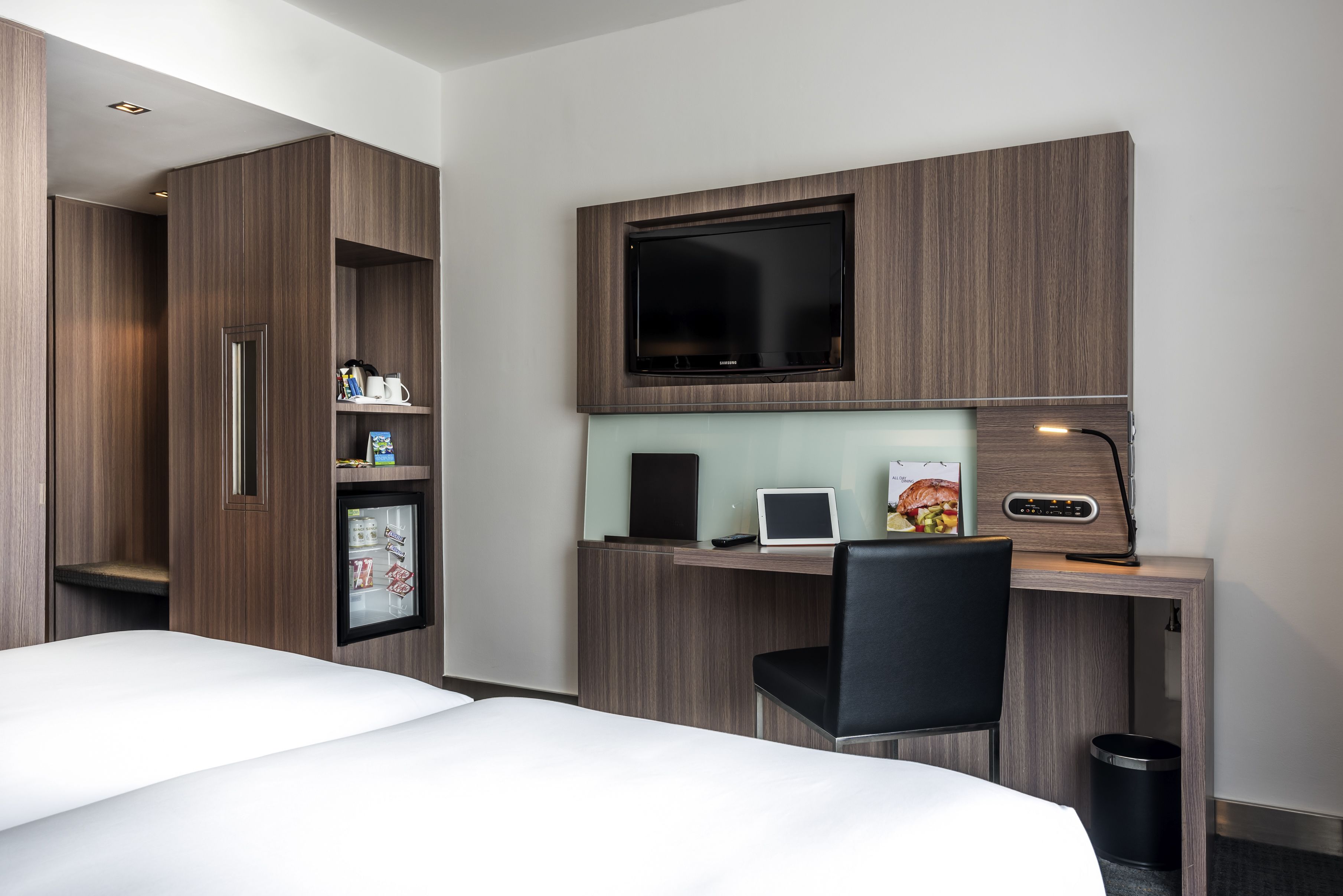 superior room, 2 single beds | premium bedding, minibar, in-room safe, desk