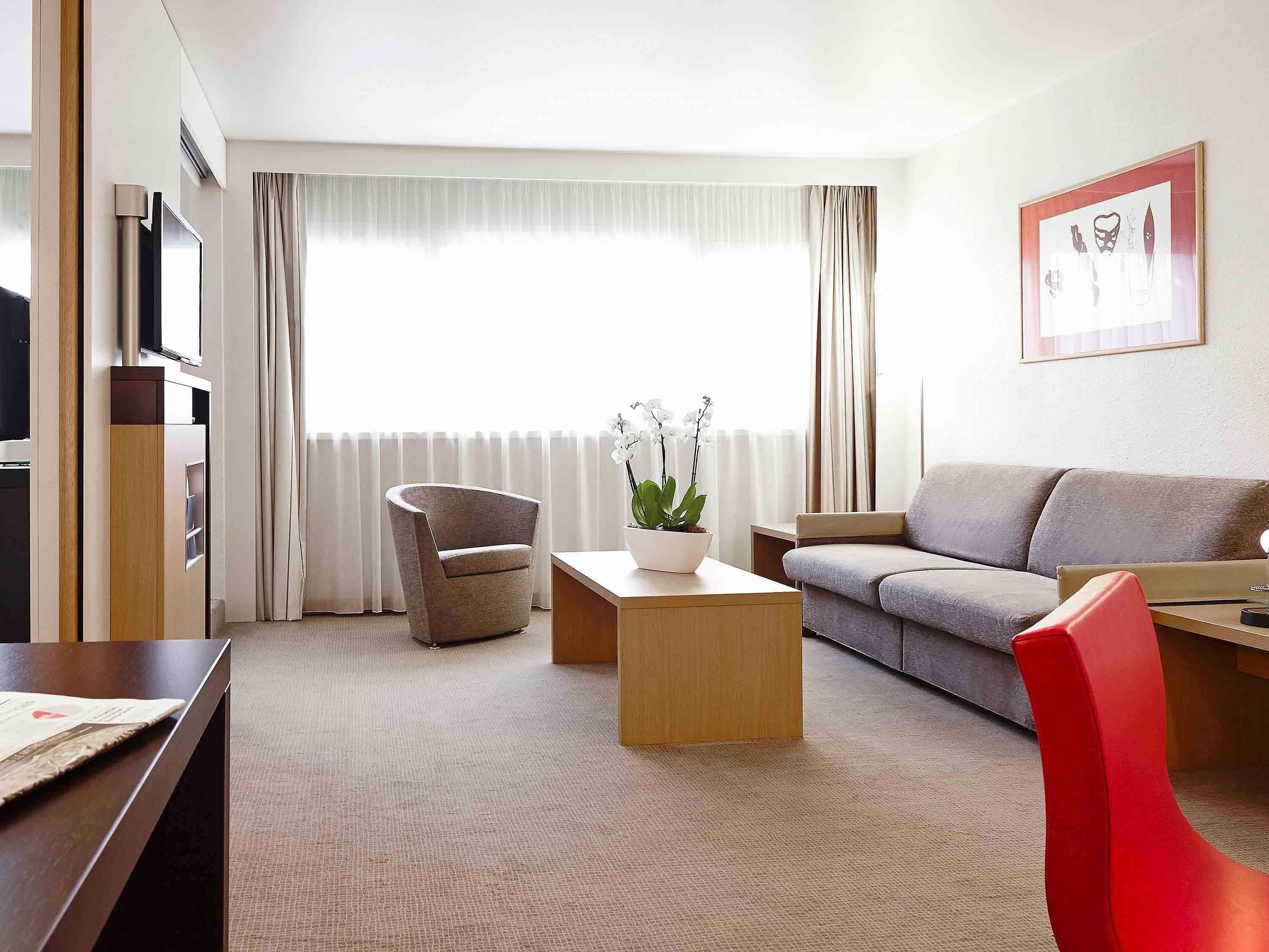 superior suite, 1 queen bed with sofa bed | premium bedding, minibar, in-room safe, desk
