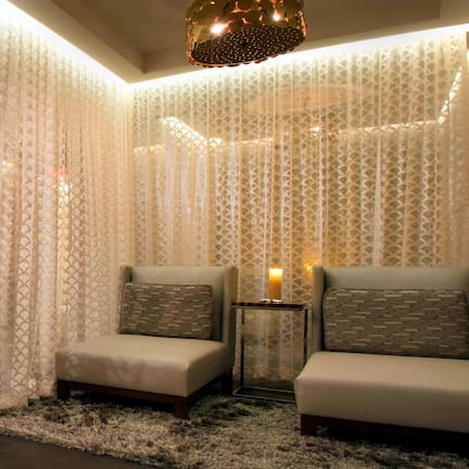 Sauna, hot tub, steam room, body treatments, hot stone massages