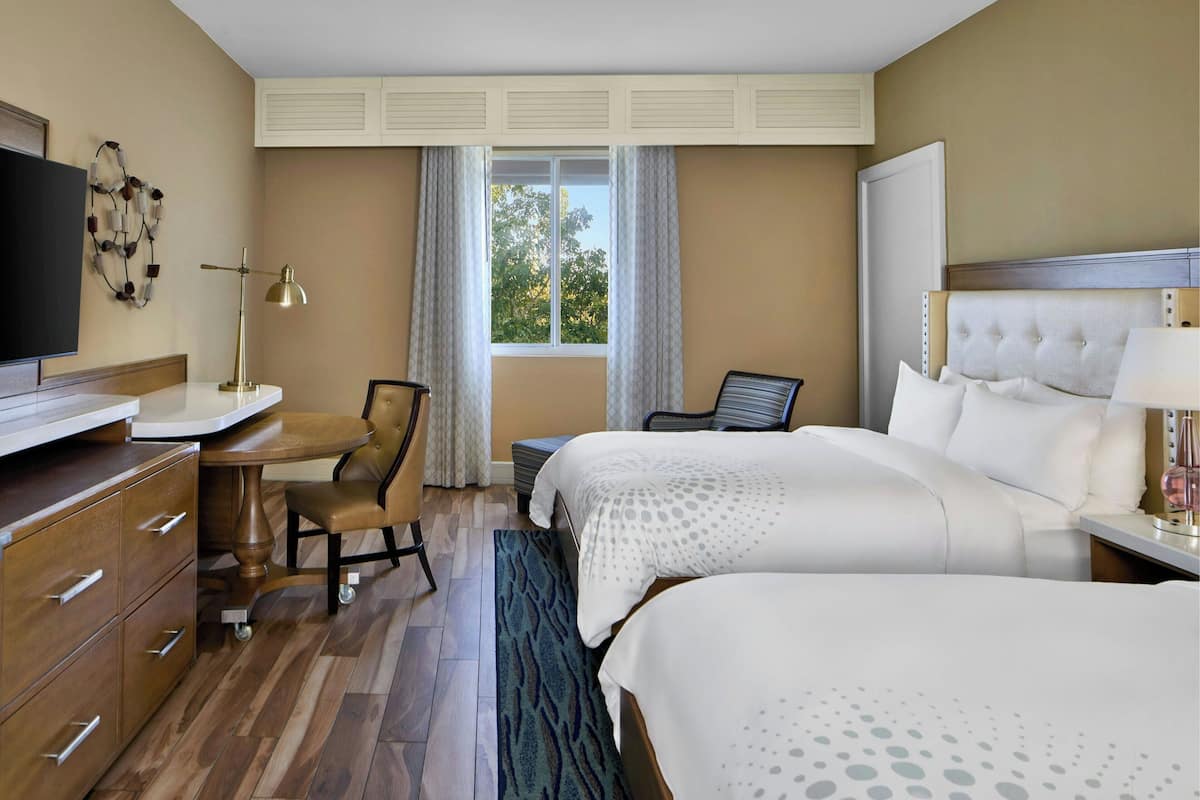 Premium bedding, down duvets, pillow-top beds, minibar