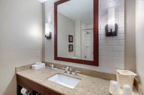 Premium bedding, down duvets, pillow-top beds, in-room safe - Comfort Inn & Suites Lynchburg Airport - University Area (Lynchburg)