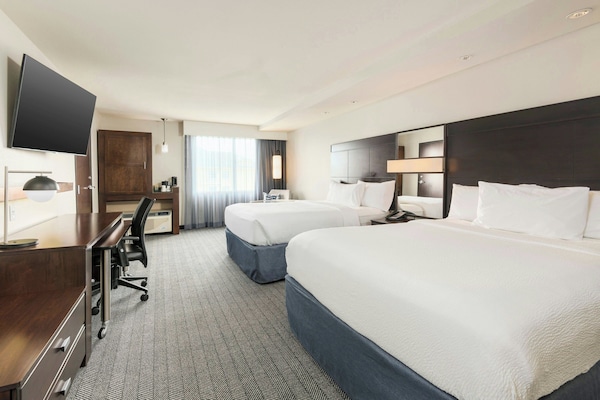 Ropa de cama de alta calidad y escritorio