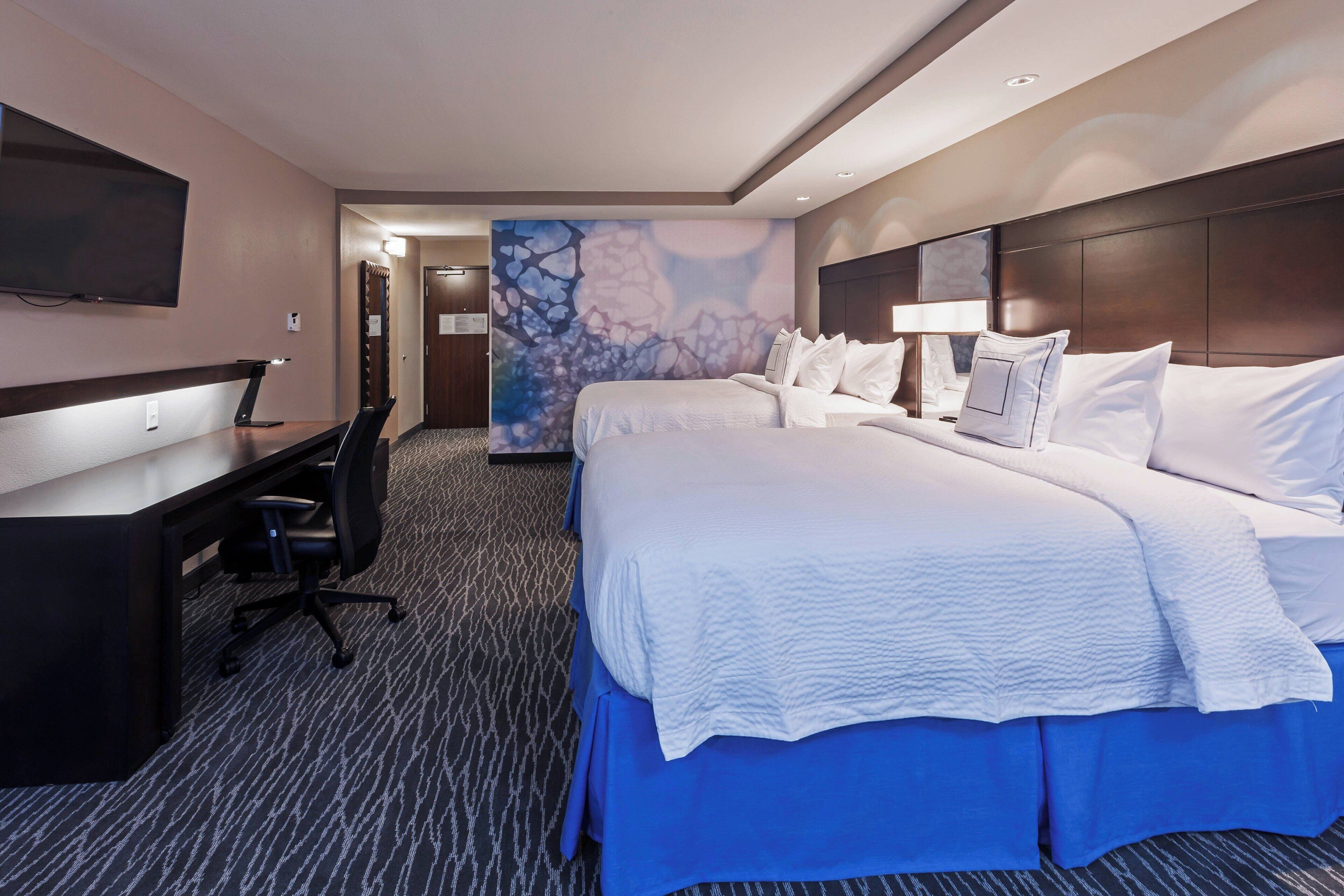 1 bedroom, premium bedding, desk, laptop workspace