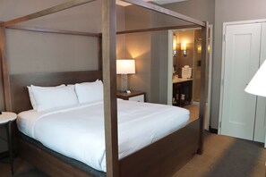 Free toiletries, hair dryer, towels - Doubletree By Hilton Reading (Reading)