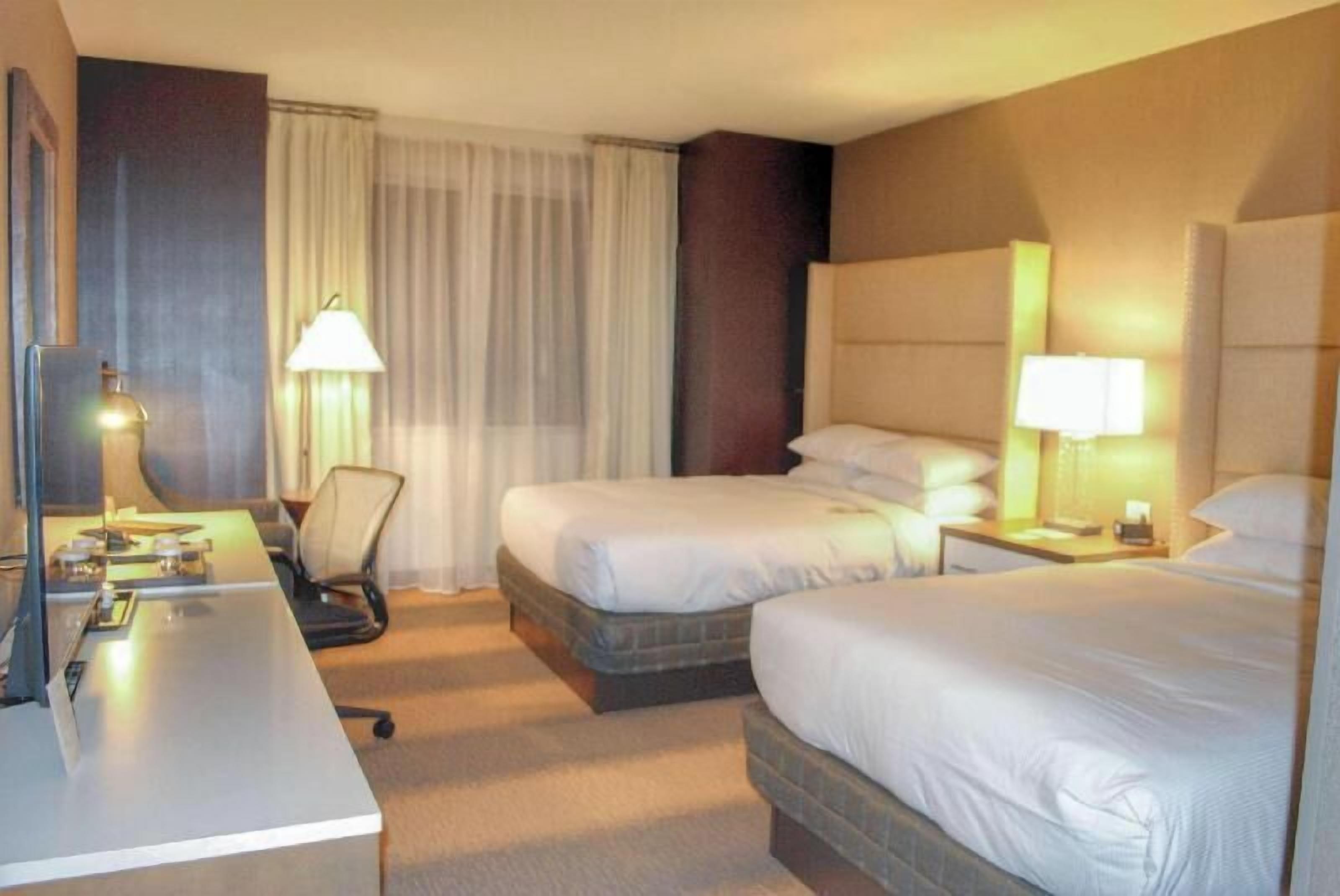 Premium bedding, in-room safe, desk, blackout drapes