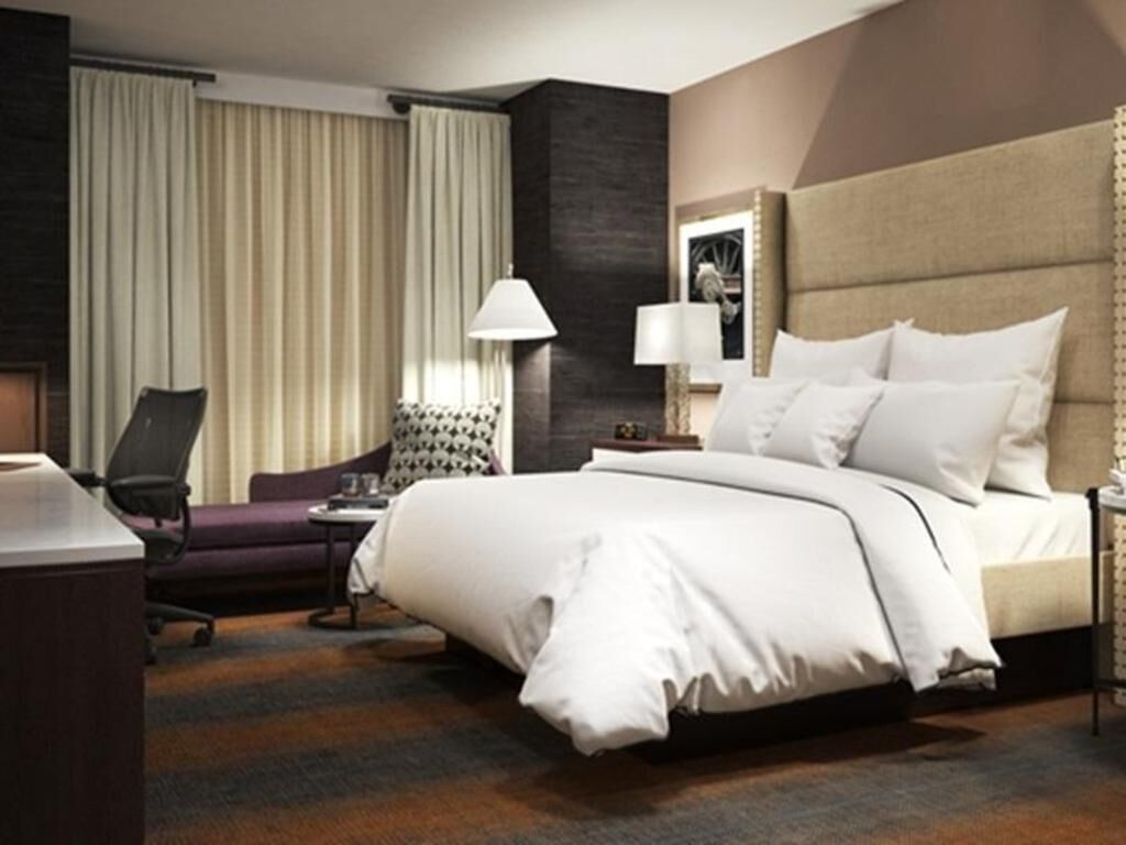 Premium bedding, in-room safe, desk, blackout drapes