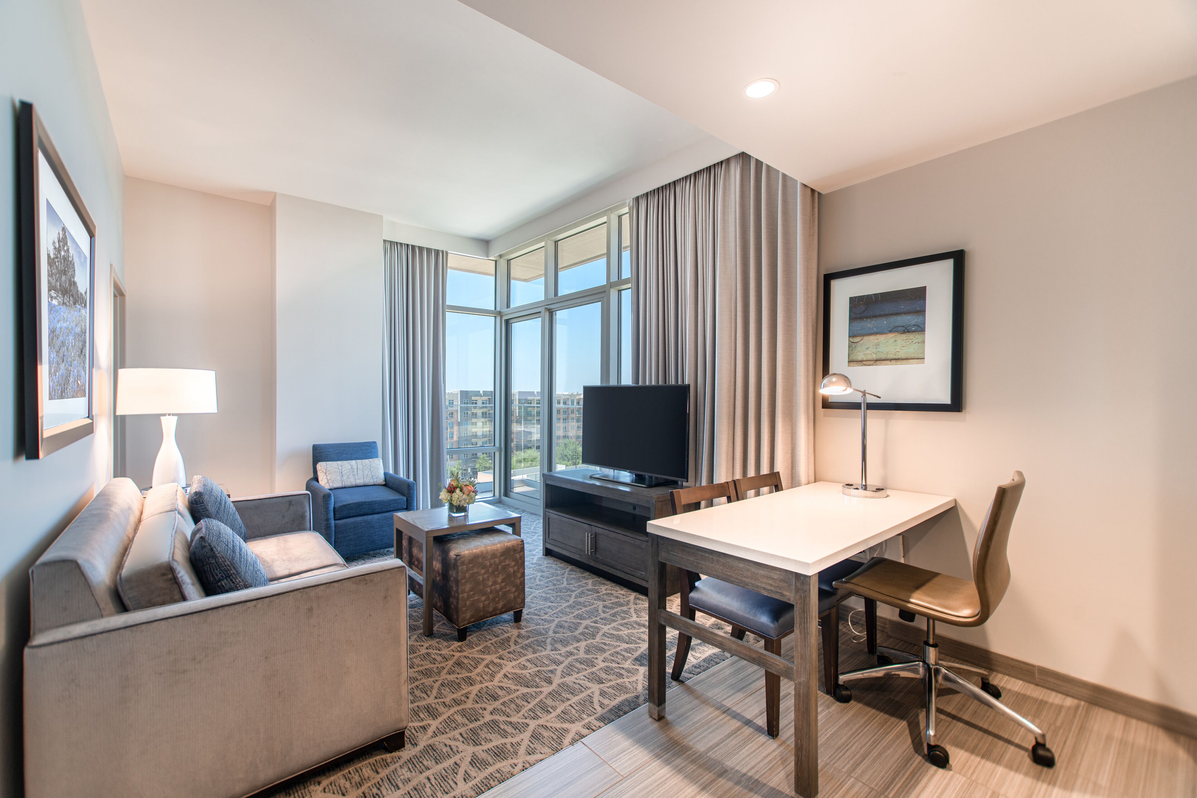 premium bedding, in-room safe, desk, laptop workspace