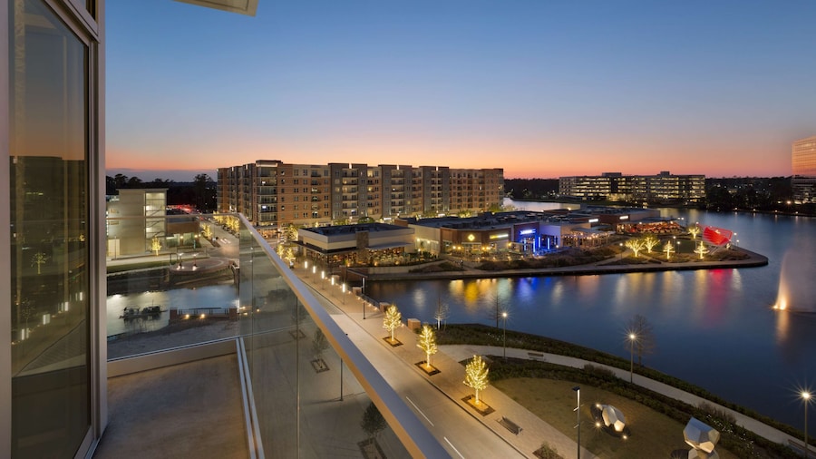 Embassy Suites by Hilton The Woodlands at Hughes Landing
