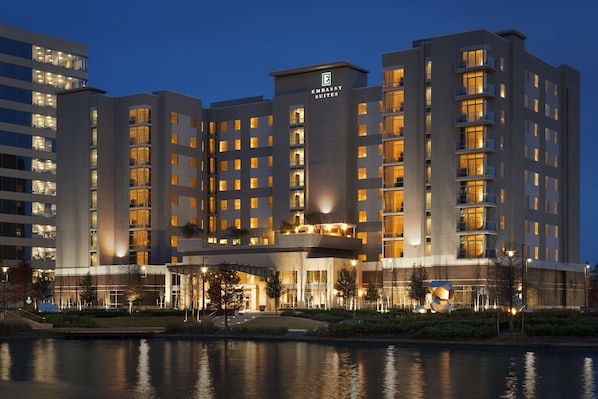 Exterior - Embassy Suites by Hilton The Woodlands at Hughes Landing (The Woodlands)
