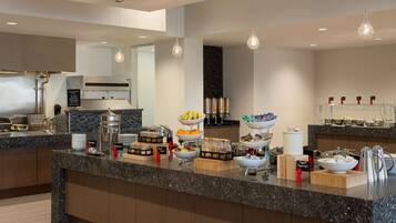 Free daily cooked-to-order breakfast