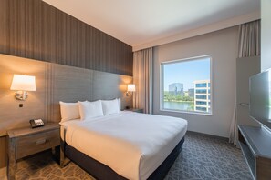 Premium bedding, in-room safe, desk, laptop workspace - Embassy Suites by Hilton The Woodlands at Hughes Landing (The Woodlands)