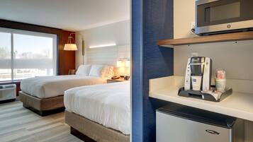 1 quarto, escrivaninha, espaço de trabalho para notebook