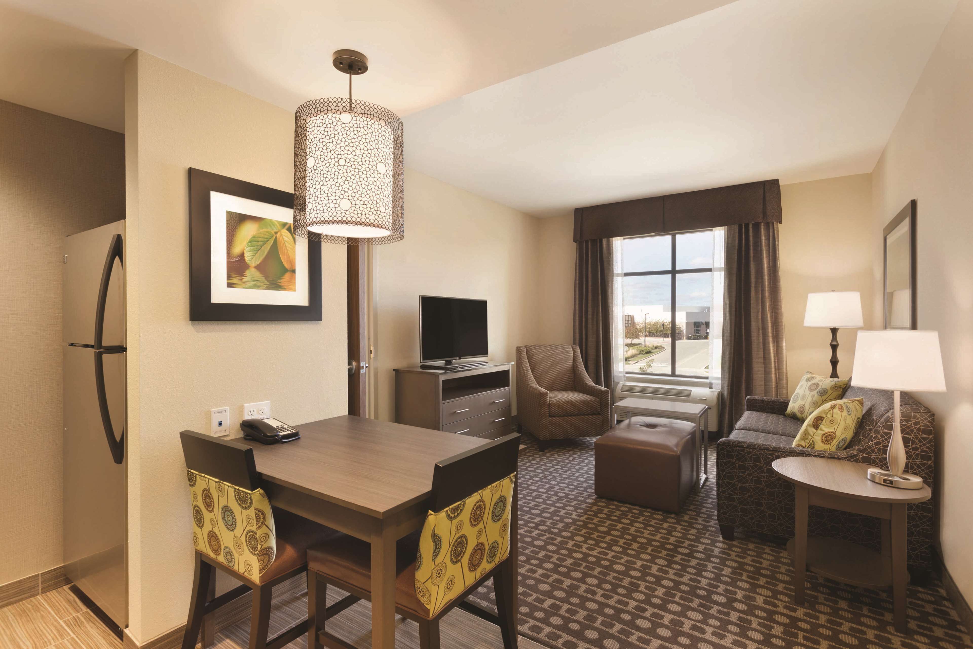 suite, 1 bedroom | in-room safe, desk, iron/ironing board, free rollaway beds