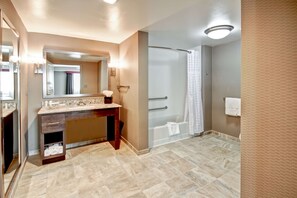 Free toiletries, hair dryer, bathrobes, towels