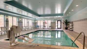 Indendørs pool
