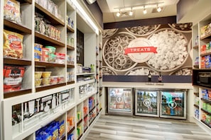 Snack bar - Hampton Inn & Suites Greenville Airport, SC (Greenville)