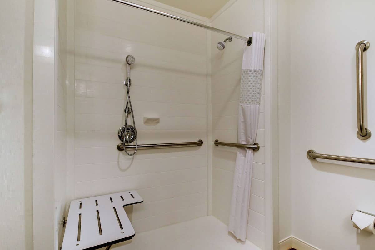 Bathroom | Free toiletries, hair dryer, towels