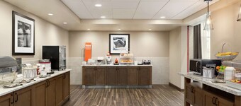 Hampton Inn & Suites Minooka