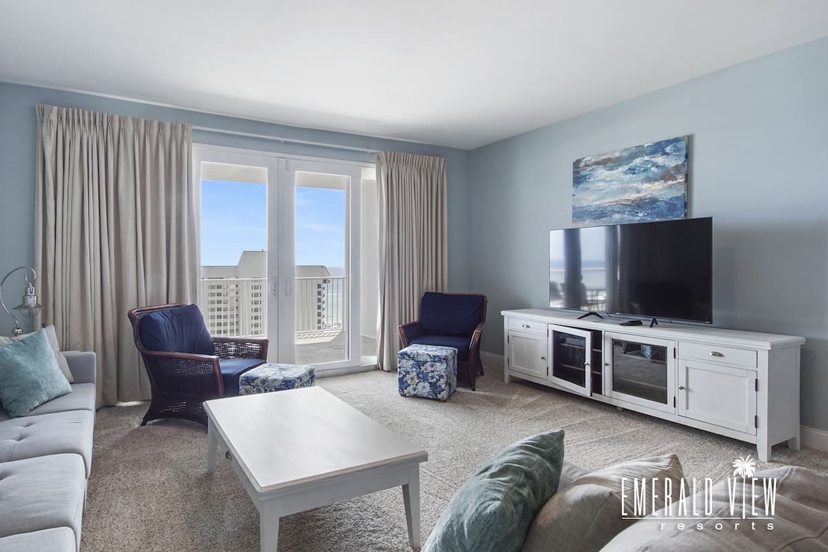 Condo, 3 Bedrooms, Ocean View | Living area