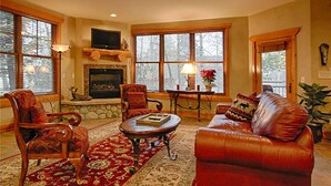 Condo, 2 Bedrooms | Living room